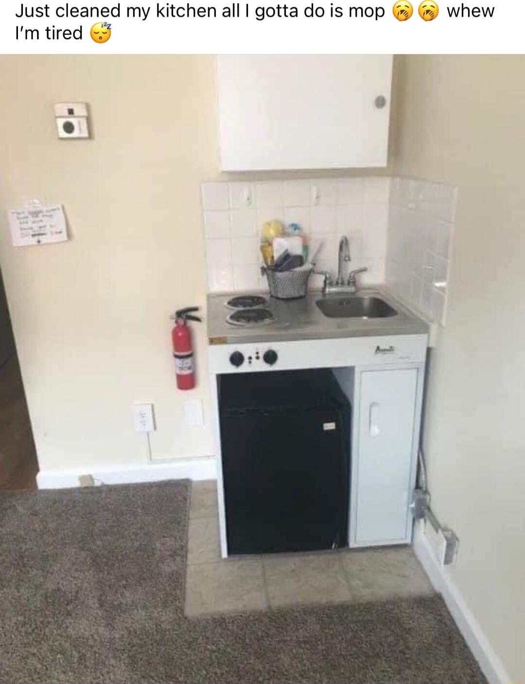Just cleaned my kitchen all gotta do is mop whew Im tired 5 1