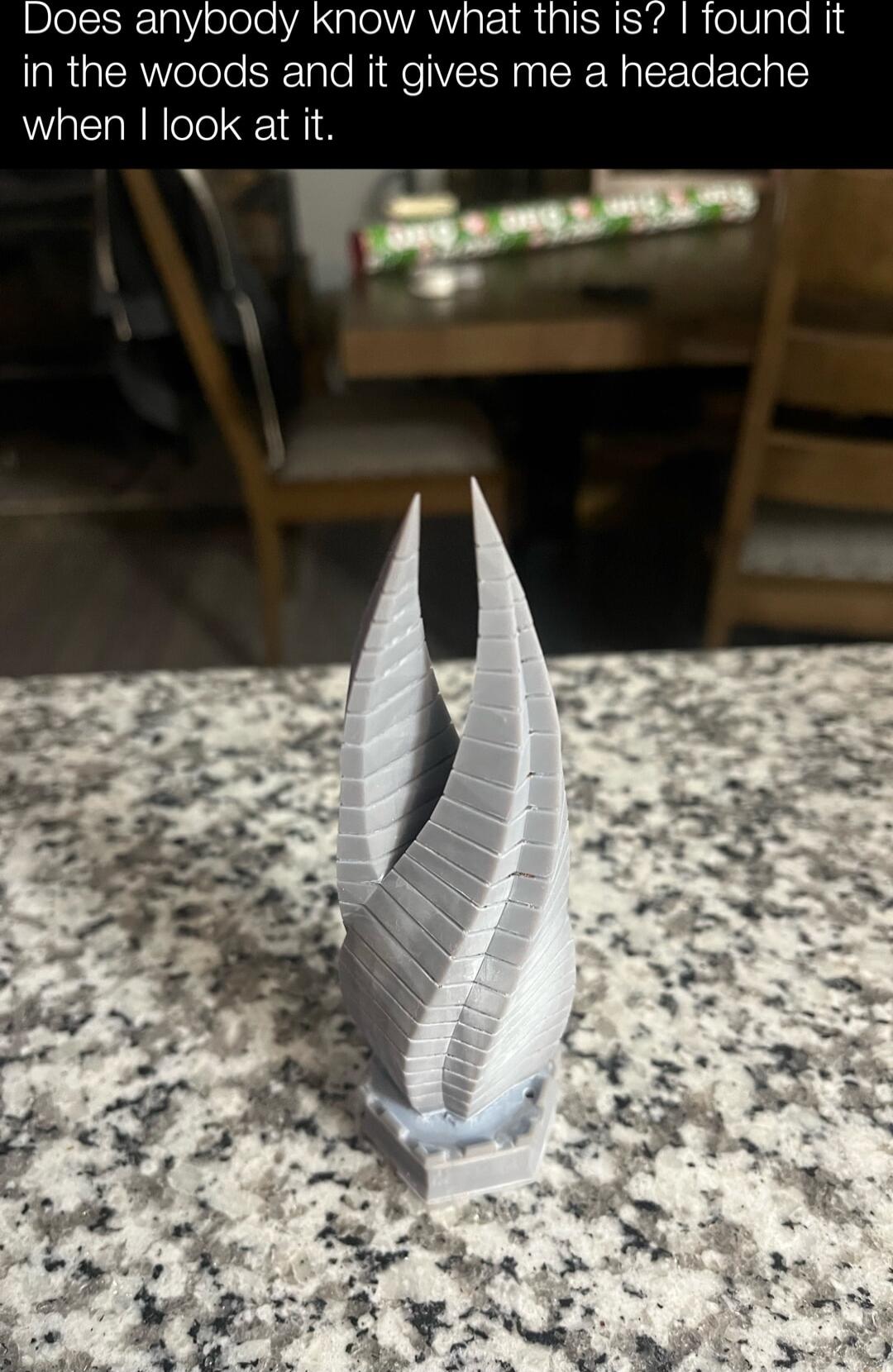 DlelSR1gY oleloVA aIOVVANIgEEQ AT YA R elVIglo Big in the woods and it gives me a headache when look at it