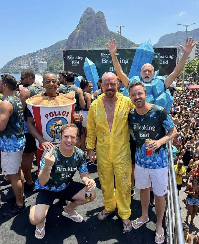 Breaking Bad (on multiple shirts and banners) and Pollos (bucket label) appears in the image.