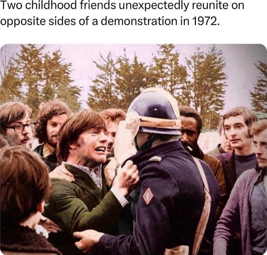 Two childhood friends unexpectedly reunite on opposite sides of a demonstration in 1972
