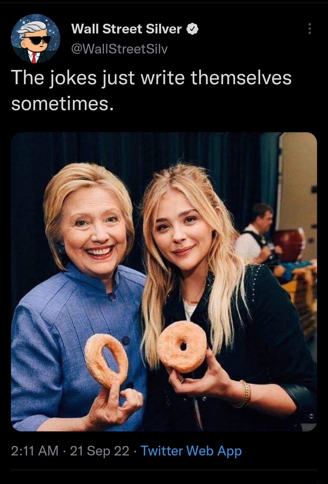 S3 Wall Street Silver QUEISEE SN LG CE VWO R I EEIVE sometimes 211 AM 21 Sep 22 Twitter Web App