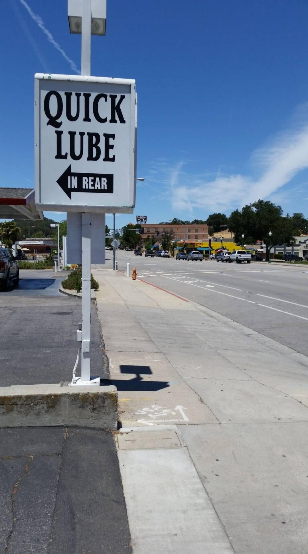 QUICK LUBE IN REAR