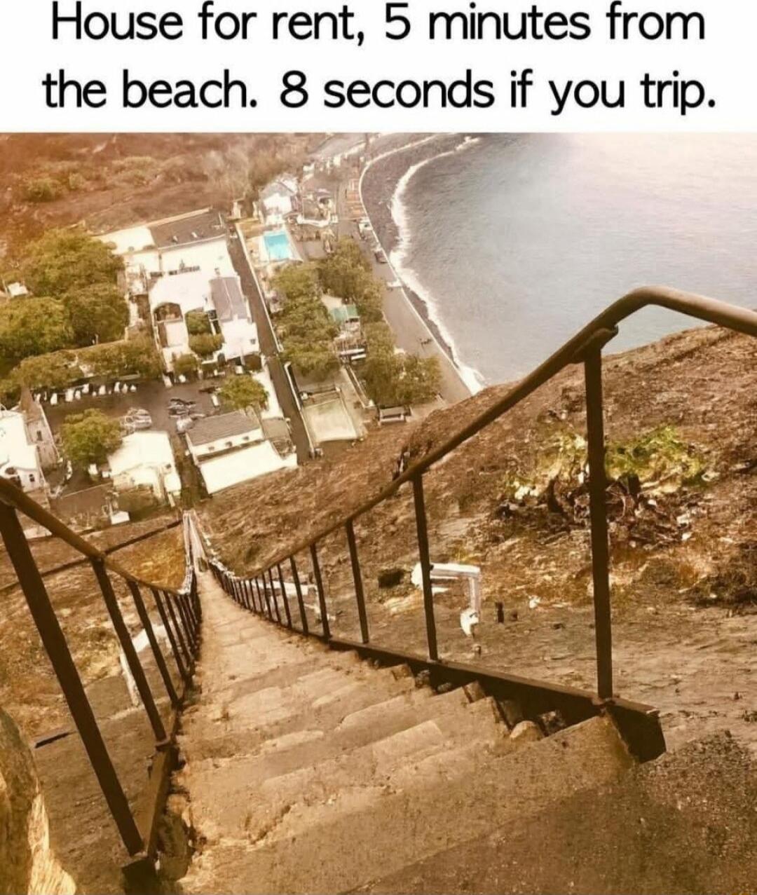 House for rent, 5 minutes from the beach. 8 seconds if you trip.