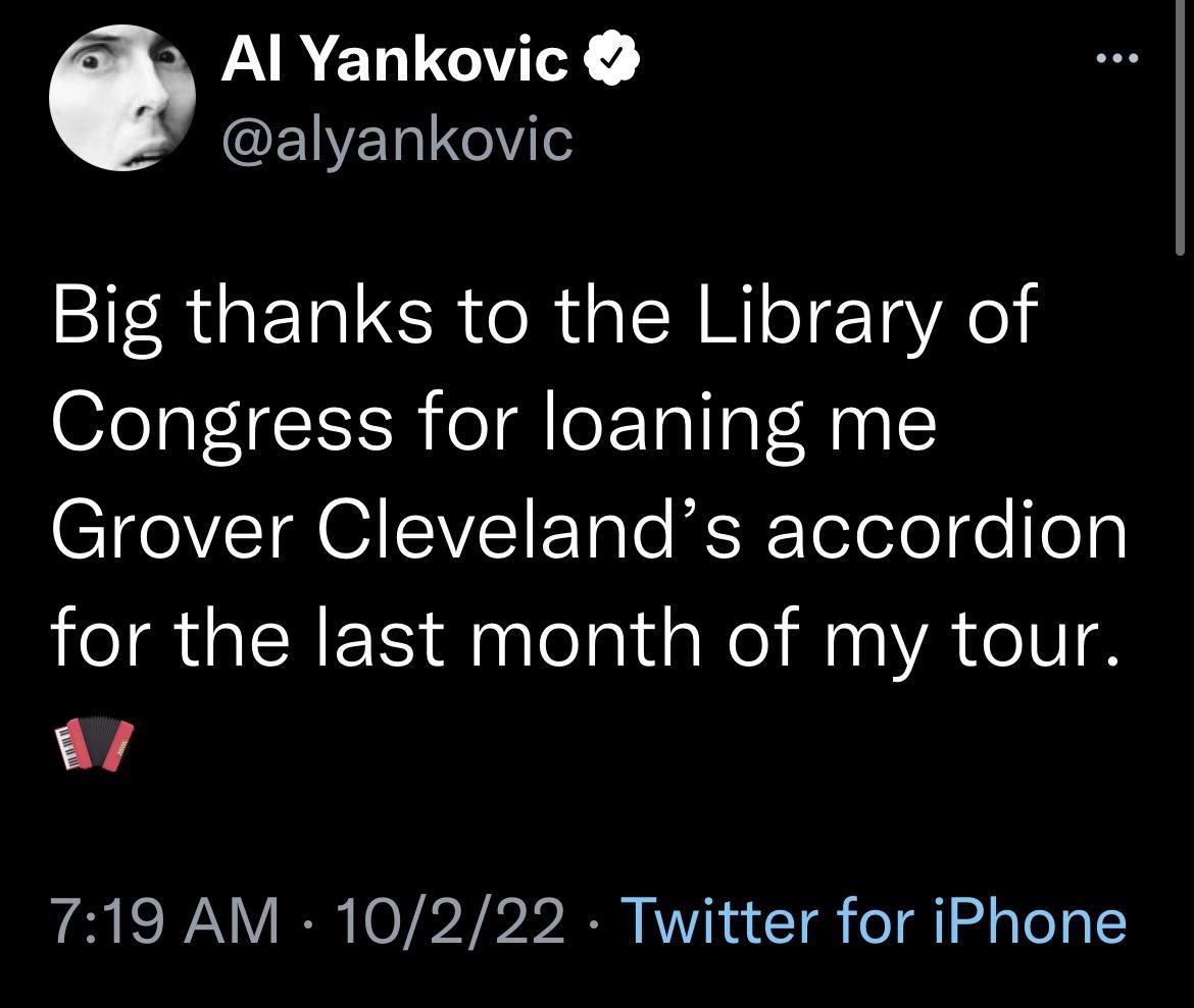 ARENIGIVIY EIETI Big thanks to the Library of Congress for loaning me CTLVETR GV Yo Te BSRToTote o o3 for the last month of my tour w 719 AM 10222 Twitter for iPhone