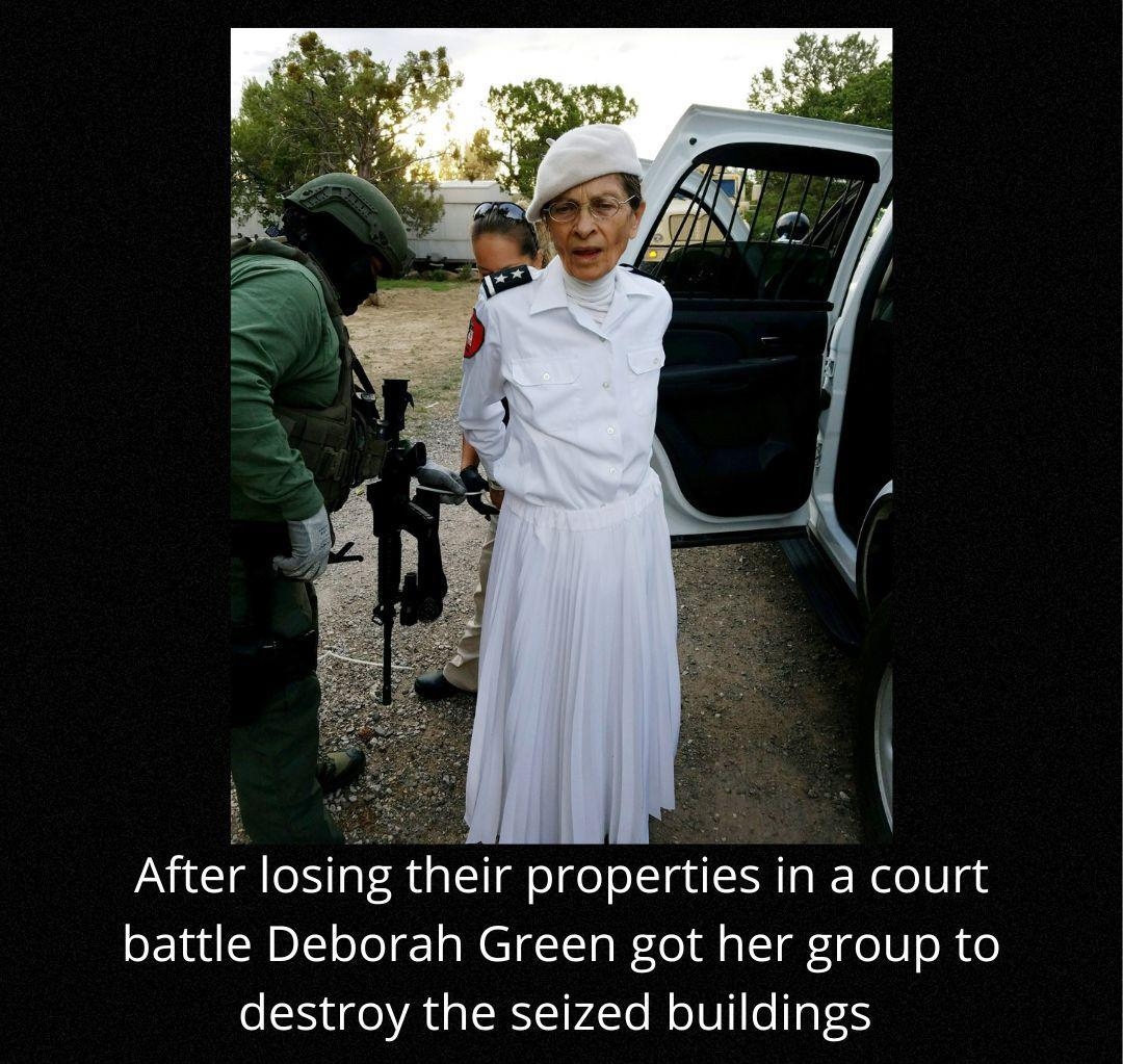 i n After Iosirigt eir properes TalRee g battle Deborah Green got her group to destroy the seized buildings ld eloTpalTe o 0s