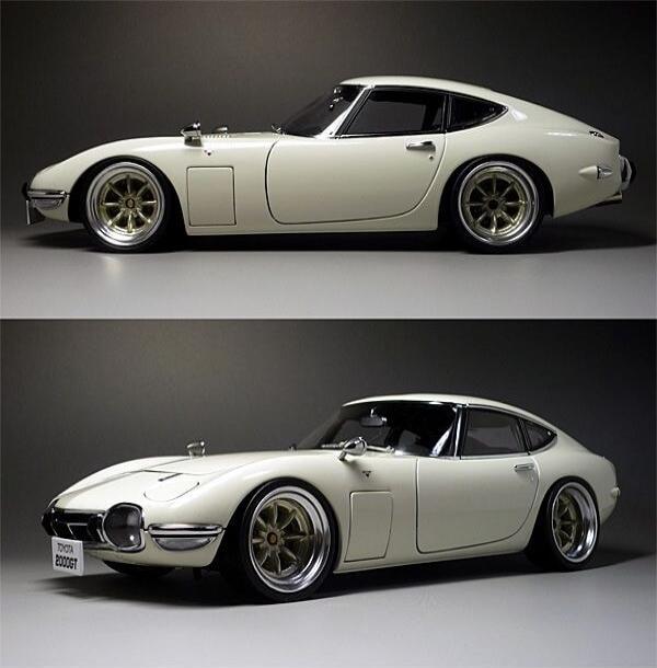 TOYOTA 2000GT