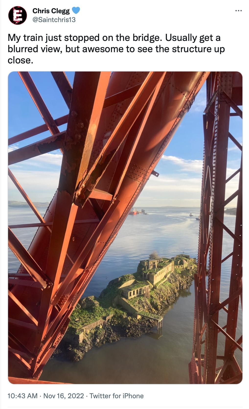 Chrs Cloge My train just stopped on the bridge Usually get a blurred view but awesome to see the structure up close 1043 AM Nov 649 Retweots 40 Quote Tweets 9237 Likes