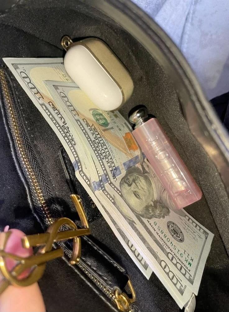 100 dollars