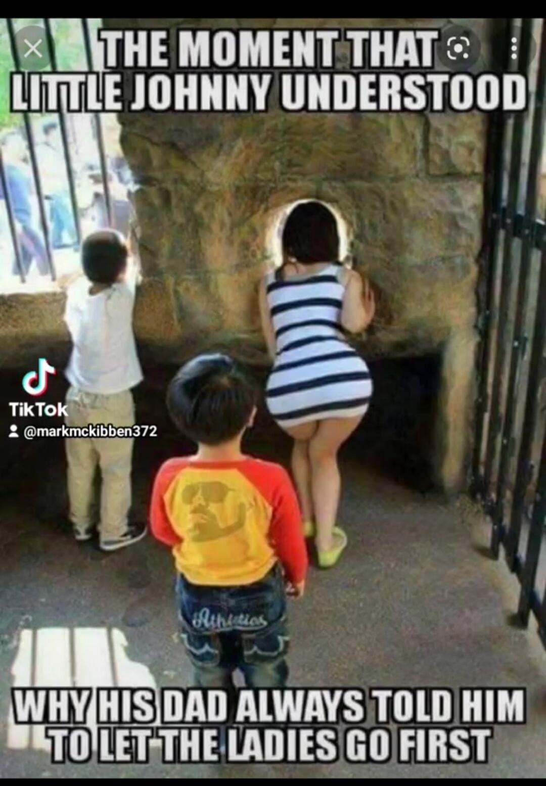 THE MOMENT THAT LITTLE JOHNNY UNDERSTOOD WHY HIS DAD ALWAYS TOLD HIM TO LET THE LADIES GO FIRST