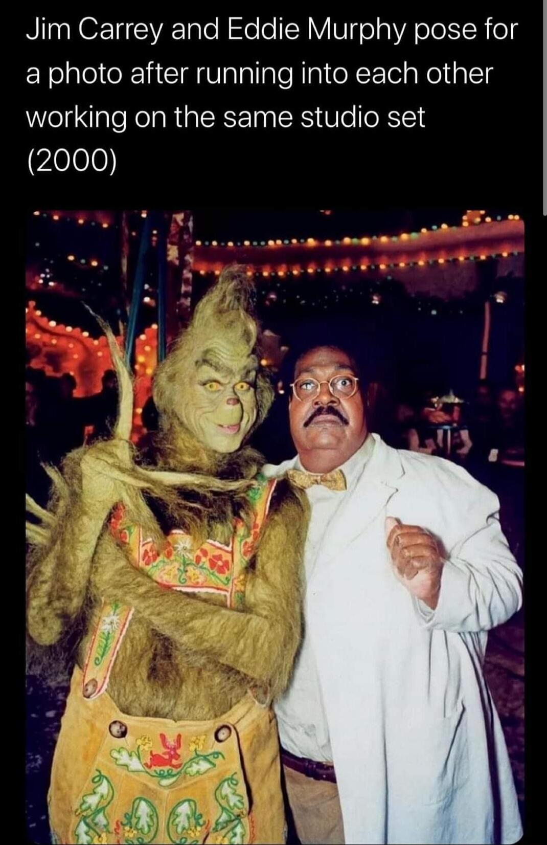 Jim Carrey and Eddie Murphy pose for a photo after running into each other working on the same studio set Vielelo