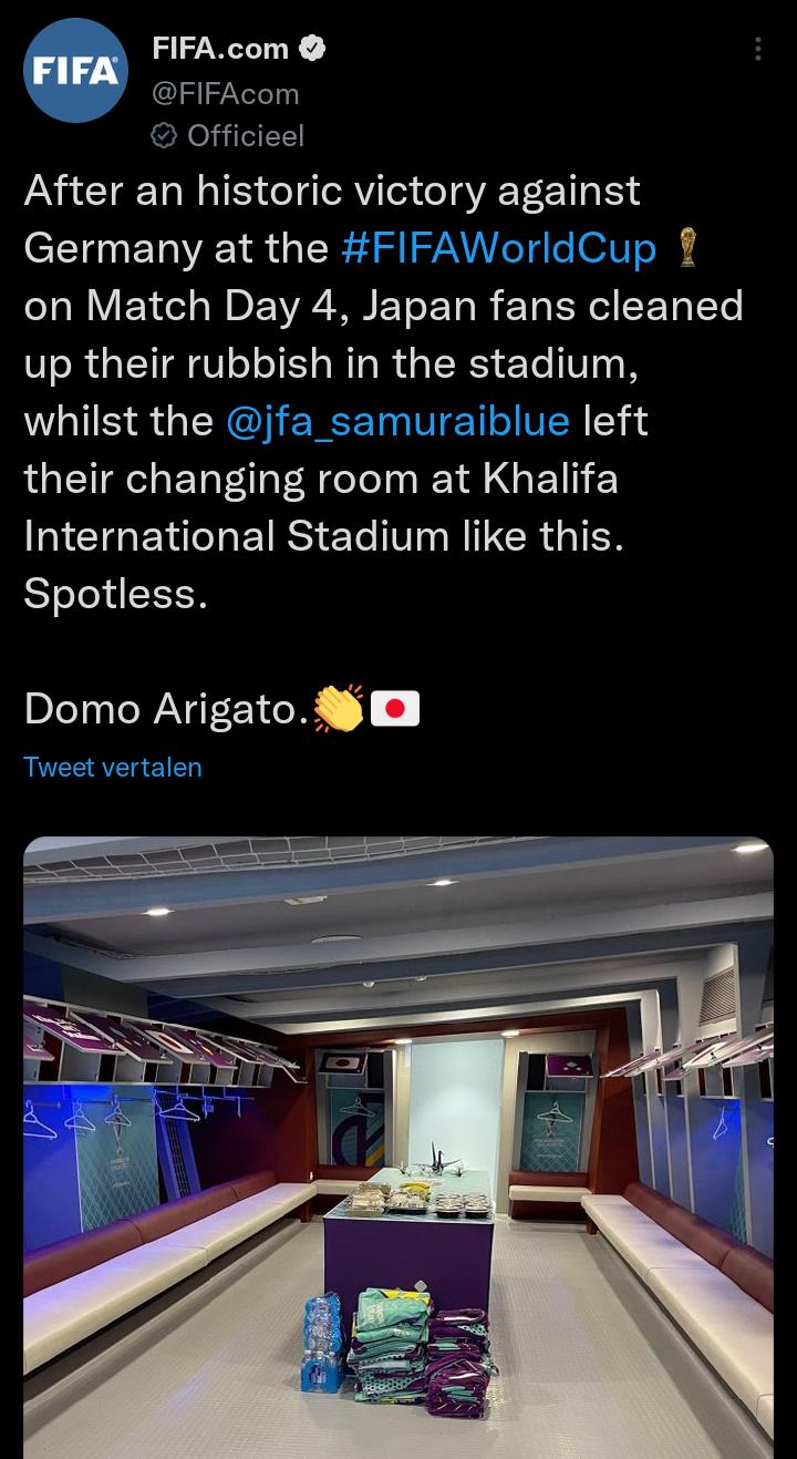 FIFAcom FIFA FIFAcom Officieel After an historic victory against Germany at the FIFAWorldCup on Match Day 4 Japan fans cleaned up their rubbish in the stadium LTS e GENGHEREETVIETCIEN 5 e their changing room at Khalifa NETHENGEIRS el TN N ILCRGIER Spotless PIYNIEEICR 1o Tweet vertalen