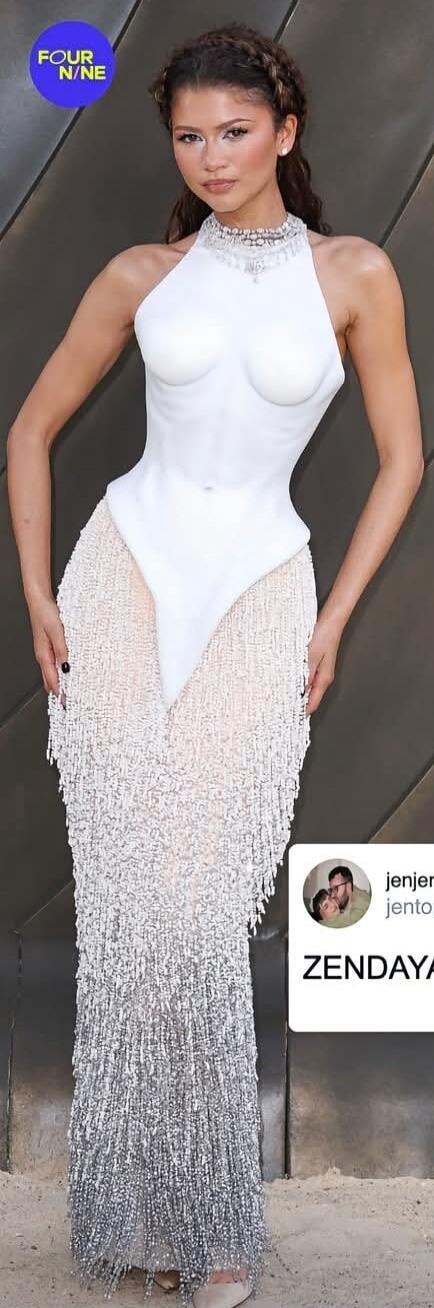 FOUR N/NE jenjen jento ZENDAYA