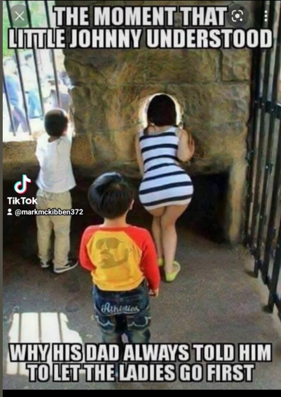 THE MOMENT THAT LITTLE JOHNNY UNDERSTOOD WHY HIS DAD ALWAYS TOLD HIM TO LET THE LADIES GO FIRST