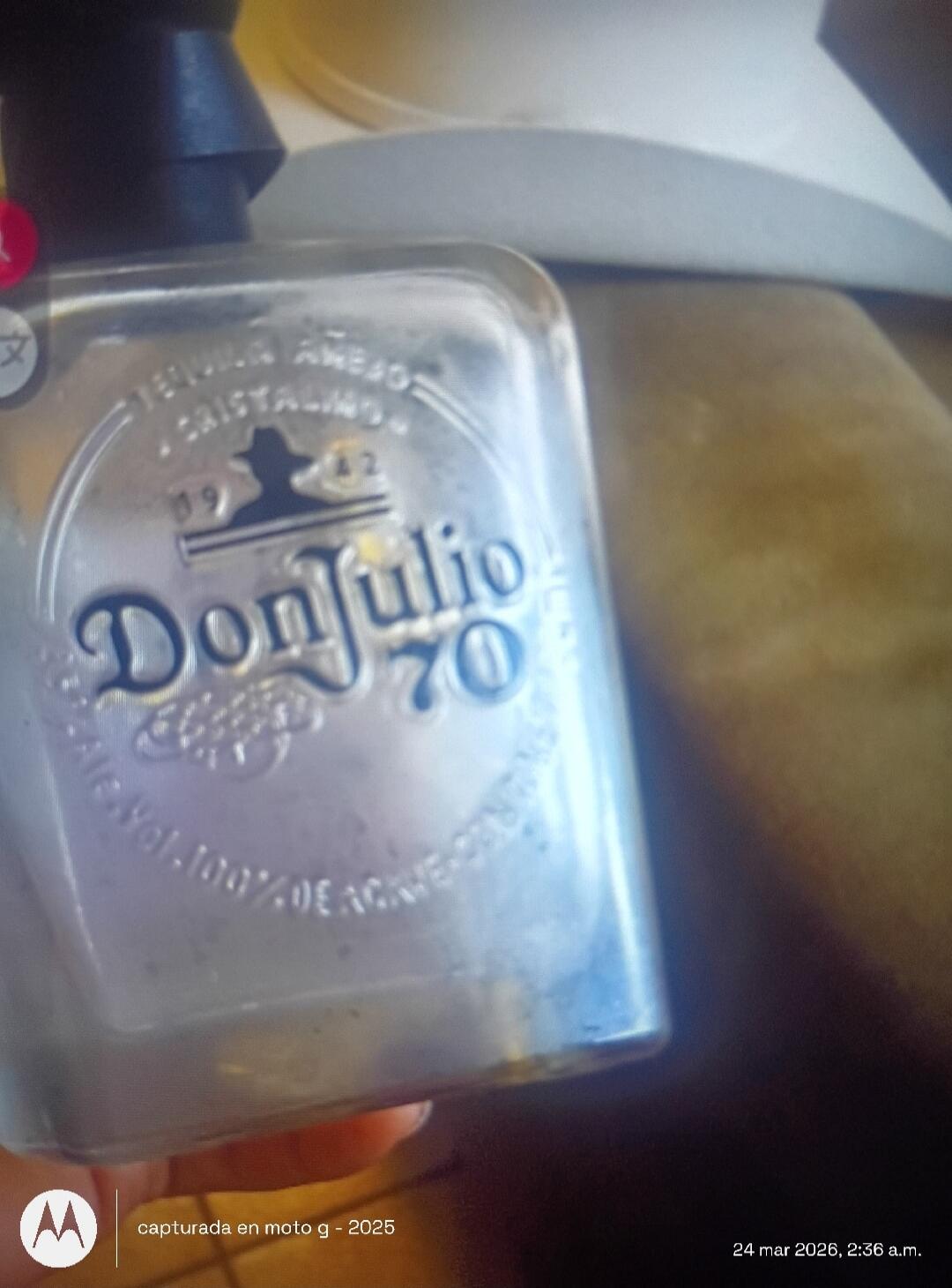TEQUILA AÑEJO CRISTALINO Don Julio 70 Alc. Vol. 100% DE AGAVE