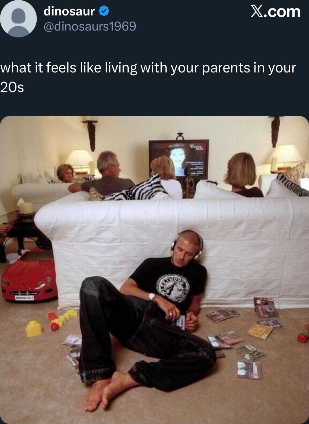 what it feels like living with your parents in your 20s