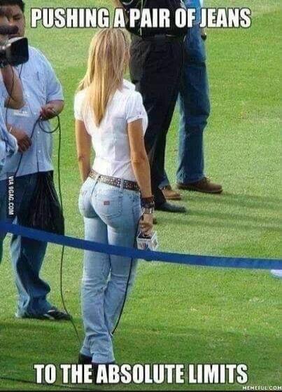 HINGIA PAIR OF JEANS 1