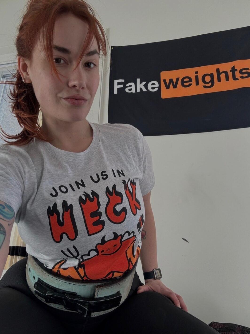 JOIN US IN WECK
Fake weights