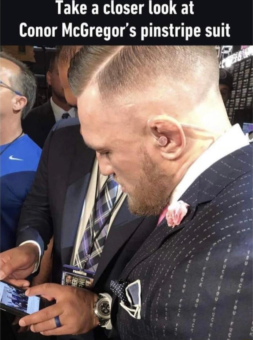 LELCE ORI AU Conor McGregors pinstripe suit