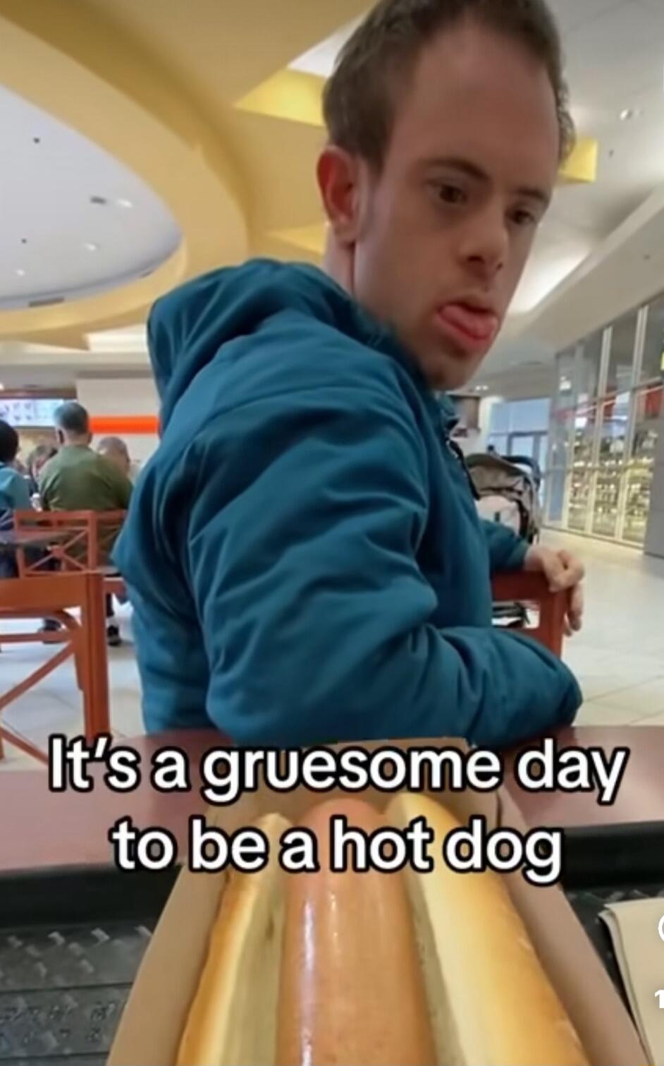 ESE gruesome o 1Y to befalhot dog Y