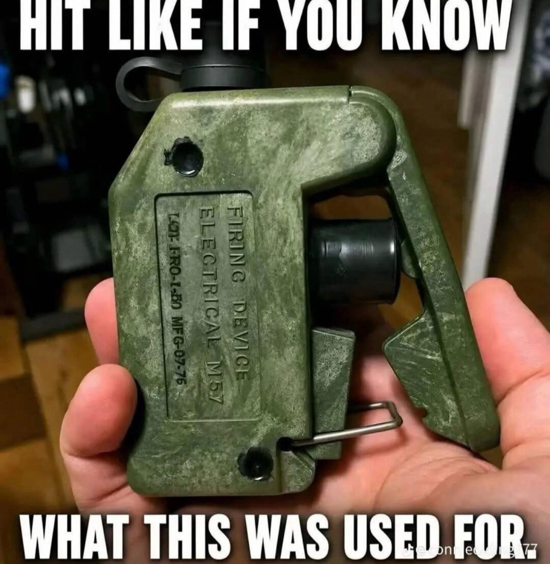 HIT LIKE IF YOU KNOW WHAT THIS WAS USED FOR. FIRING DEVICE ELECTRICAL M57. LOT: FRO-1-B0 MFG-07-76.