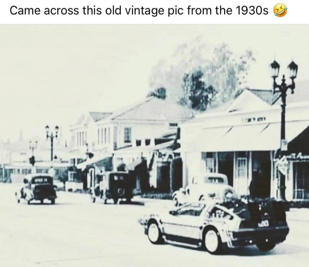 Came across this old vintage pic from the 1930s 😂