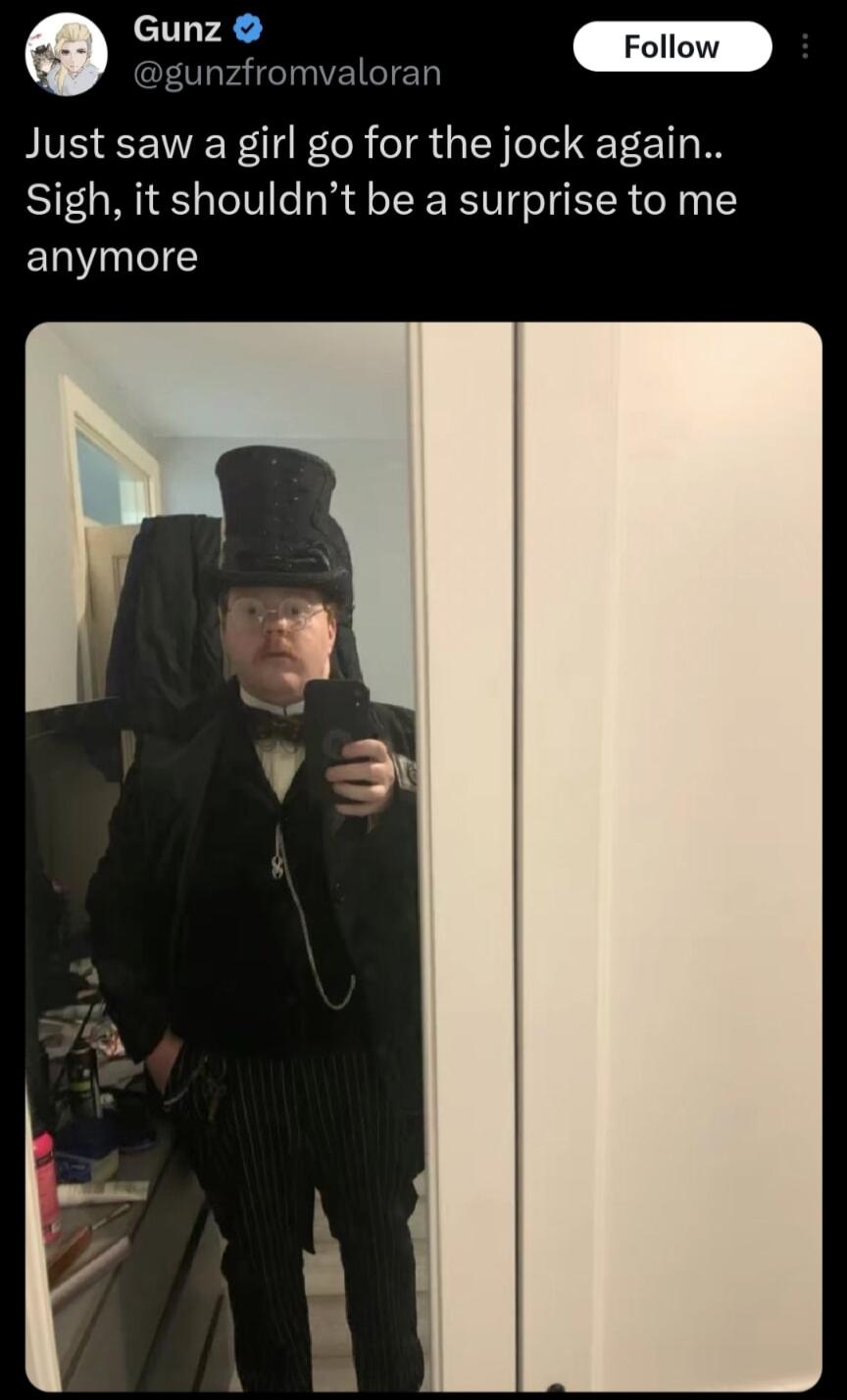 Guriz O CINVEIGIET Just saw a girl go for the jock again Sigh it shouldnt be a surprise to me anymore