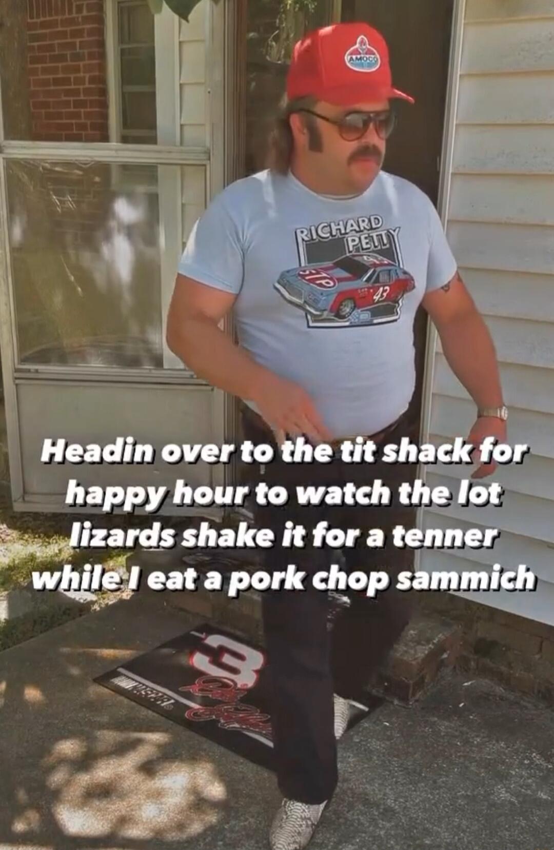 happy hour to watch ti wlxgrdlmhnlora whil eat a pork chop