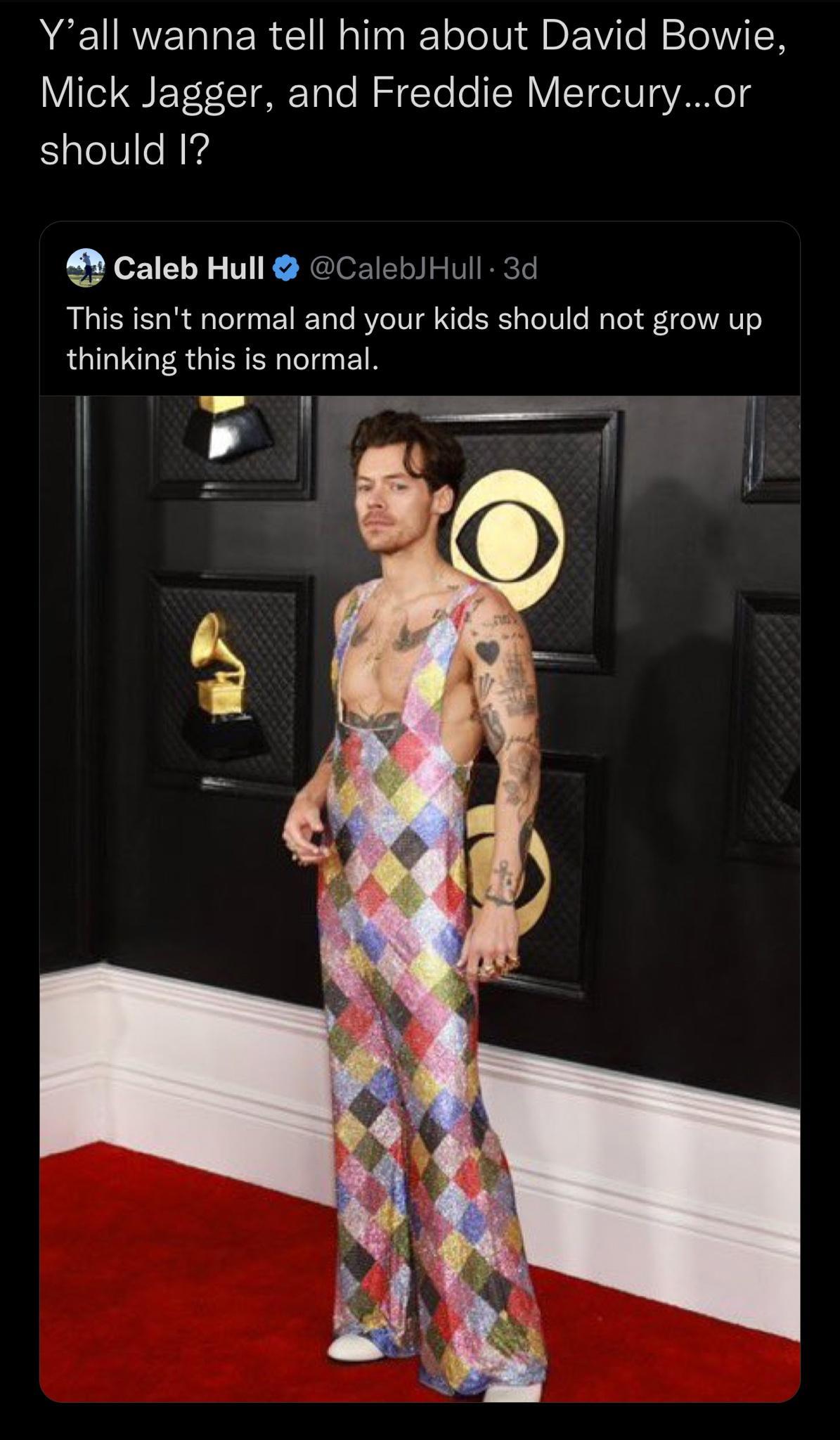 AEURVELRERCl Nl e TelV g DR e B Tel 01 Mick Jagger and Freddie Mercuryor should 1 Caleb Hull CalebJHull 3d This isnt normal and your kids should not grow up thinking this is normal