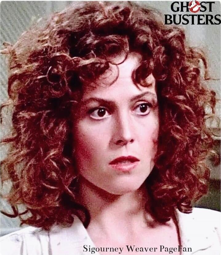 GHOST BUSTERS
Sigourney Weaver PageFan