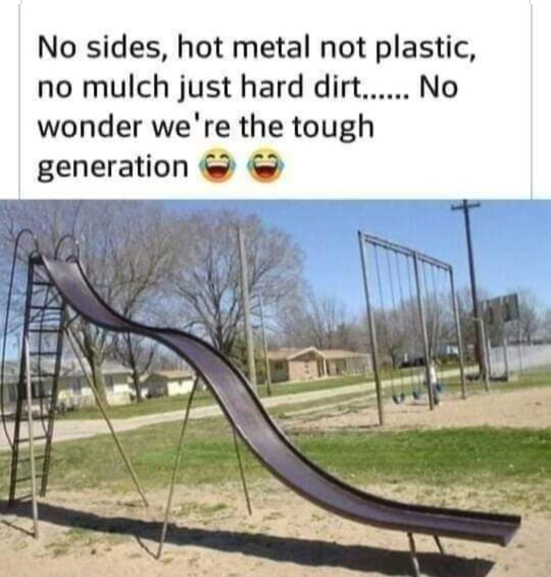 No sides hot metal not plastic no mulch just hard dirt No wonder were the tough