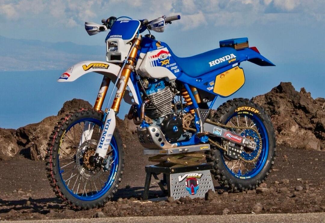 HONDA V-MAX XR 600R SHOWA OHLINS DUNLOP Renthal EXCEL