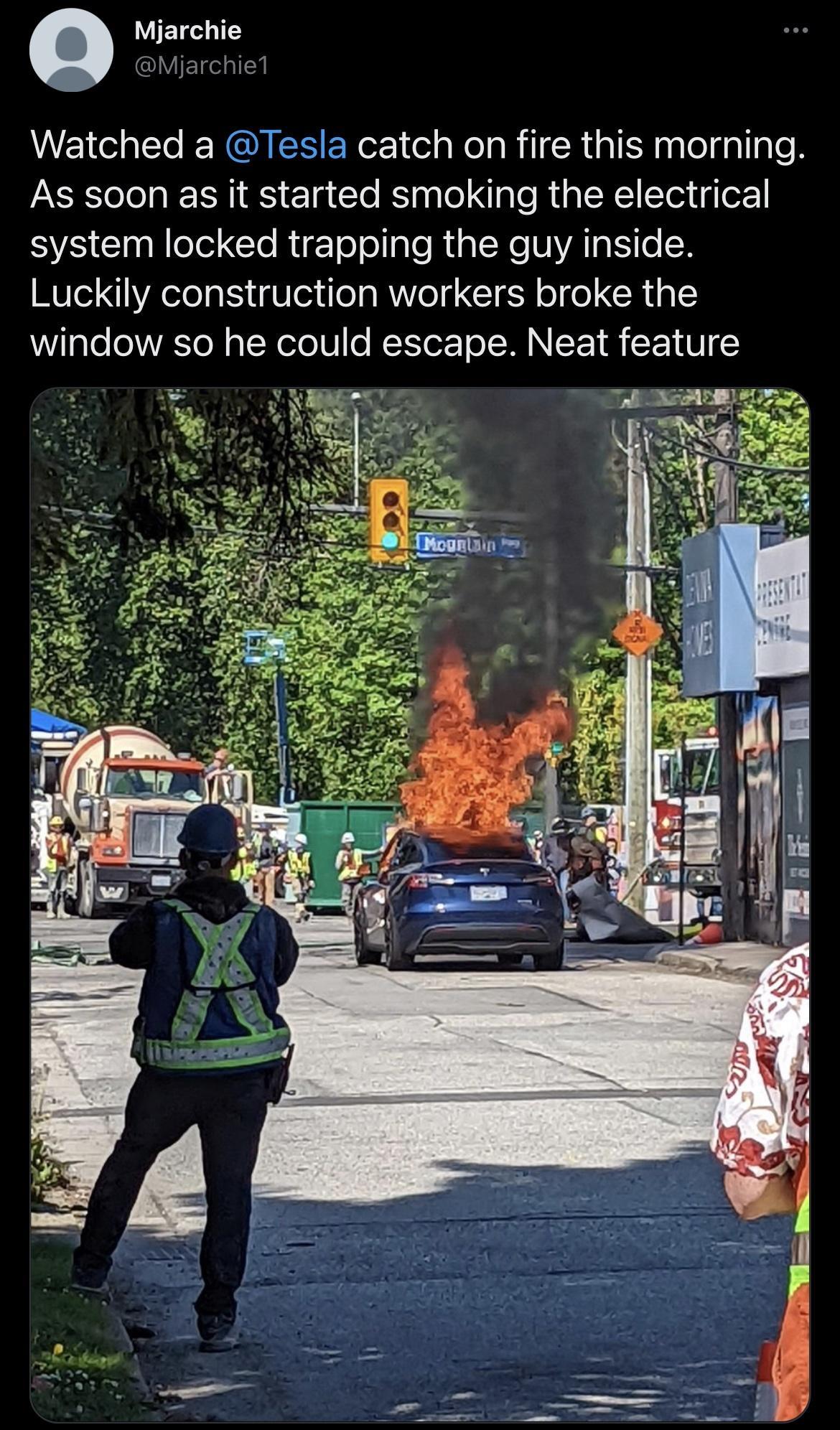 VIETL QIVIEIelaIY VVEIe e ERGUCTS X1 s Kol s BT R taIEN galelgplge B As soon as it started smoking the electrical SRICI R lele CloRigToogleRiglNe VVATs Sie 2R Luckily construction workers broke the Wilale WEIo N al NoTol lo RtYor o N E1 B F1 V