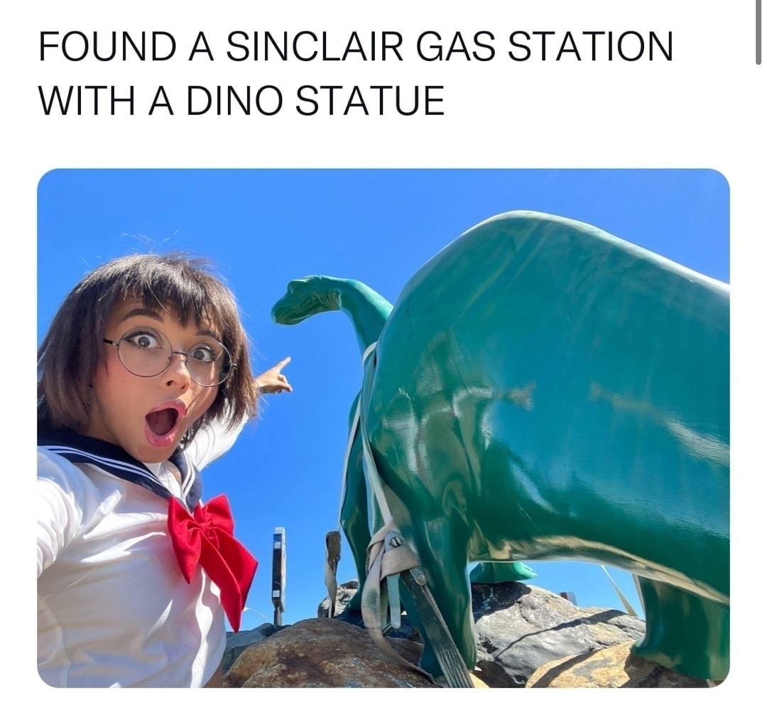 FOUND A SINCLAIR GAS STATION WITH A DINO STATUE 426 PM 81022 Twitter for iPhone 532 Retweets 10 Quote Tweets 103K Likes