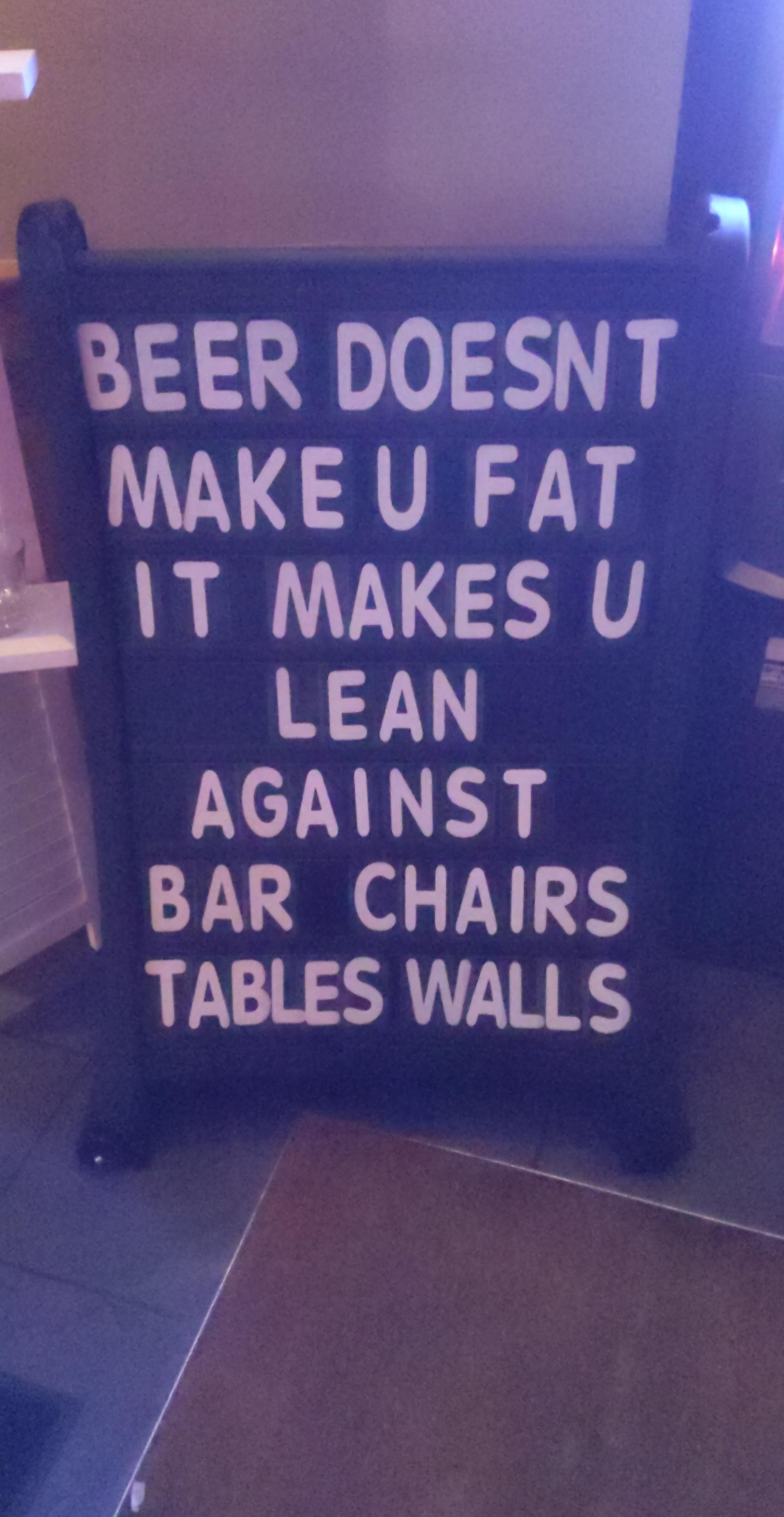 LEAN BAGRMNST CHAIRS T MAKES U ABLES WALLS a