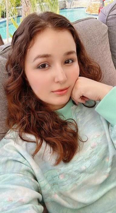 Portrait of a young woman; Session ID: 1029893.