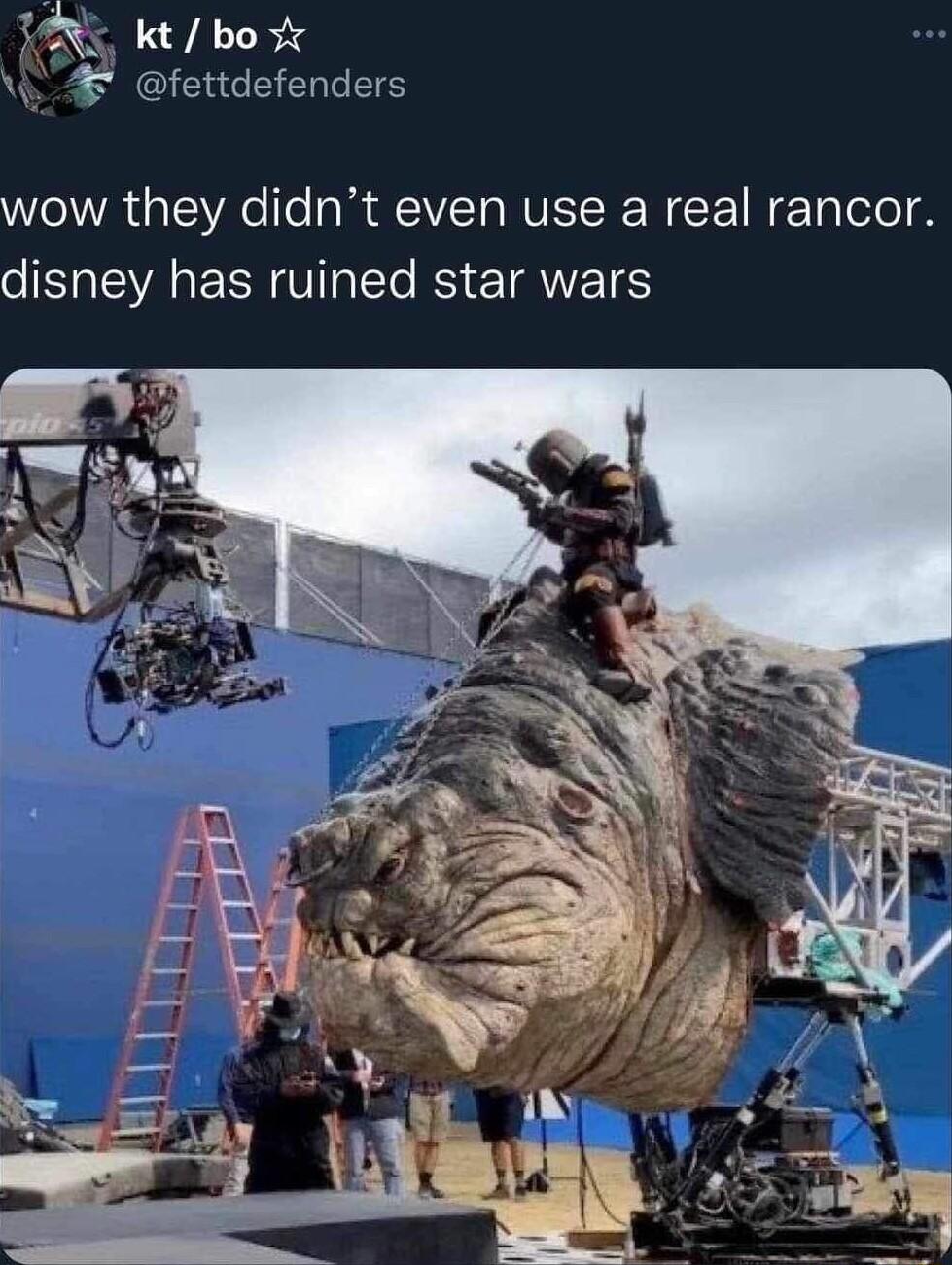 ktbox 4 fettdefenders WAL g RIVET VT RENEE W Talelol 8 o IVR EEN VTt R TRV