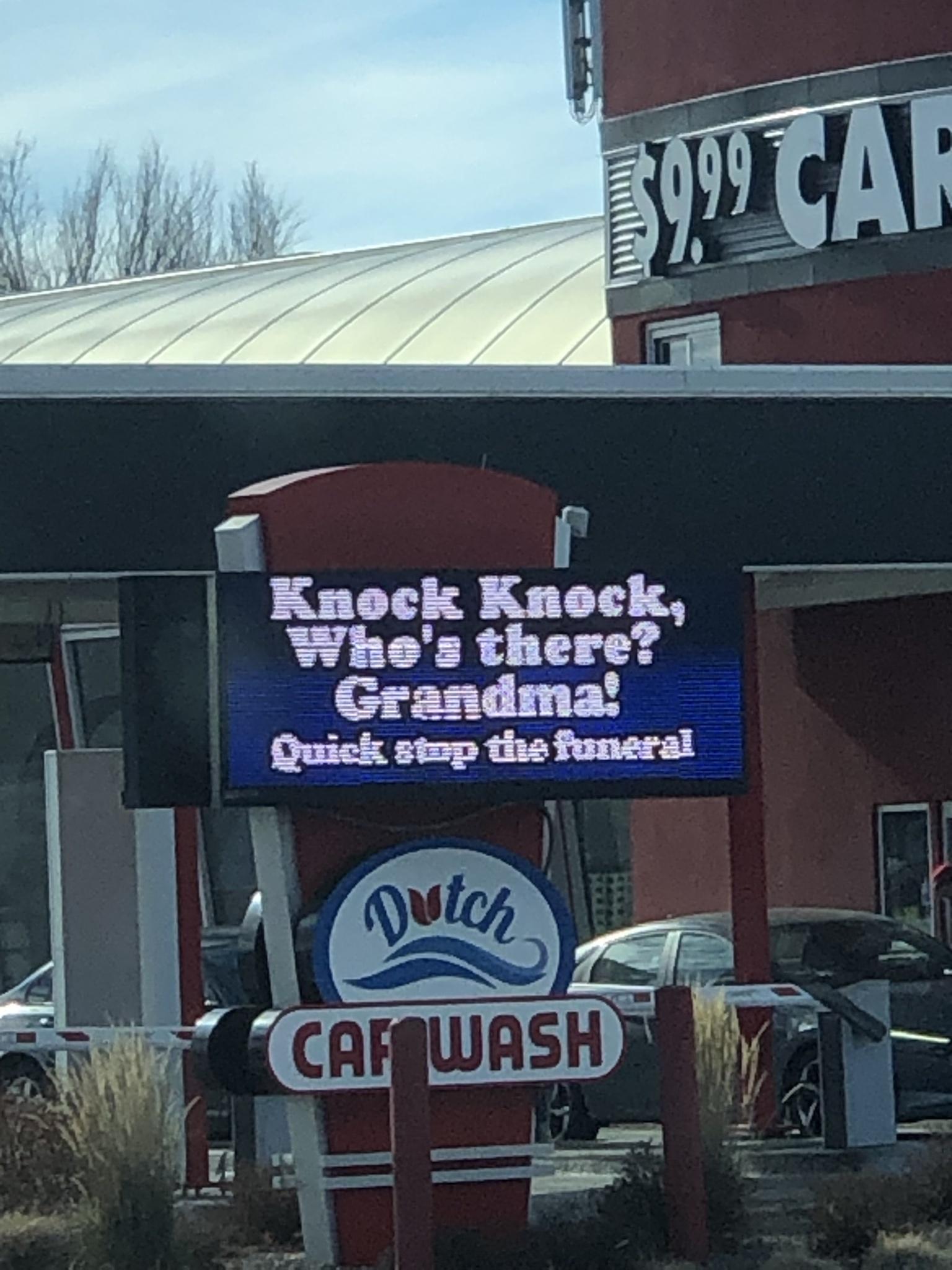 Knock Knoek Whoes there