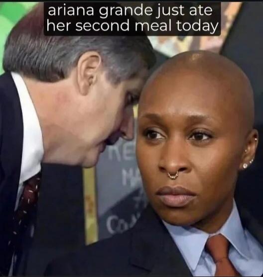 ariana grande just ate her second meal today