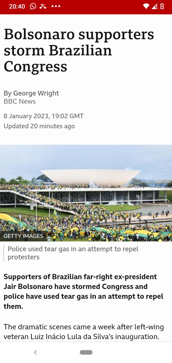 4 Bolsonaro supporters storm Brazilian Congress By George Wright BBC News 8 January 2023 1902 GMT Updated 20 minutes ago GETTY IMAGES gial Police used tear gas in an attempt to repel protesters Supporters of Brazilian far right ex president Jair Bolsonaro have stormed Congress and police have used tear gas in an attempt to repel them The dramatic scenes came a week after left wing veteran Luiz Ina