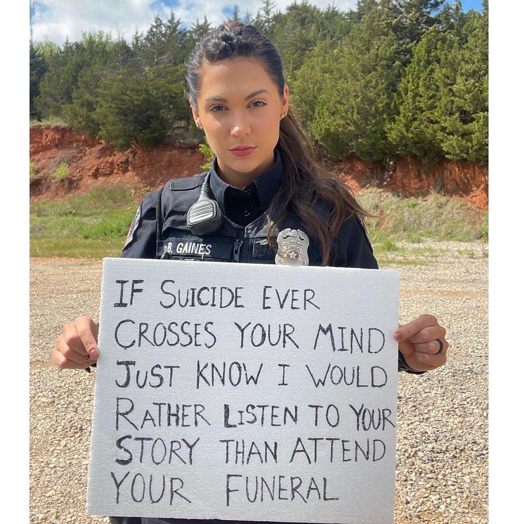 F SUICIDE EviR Y CROSSES YOUR MIND S 5 w JUuST KNOW T ouLD R ATHER LiSTEN TO You STORY THAN ATTEND YOUR FUNERAL