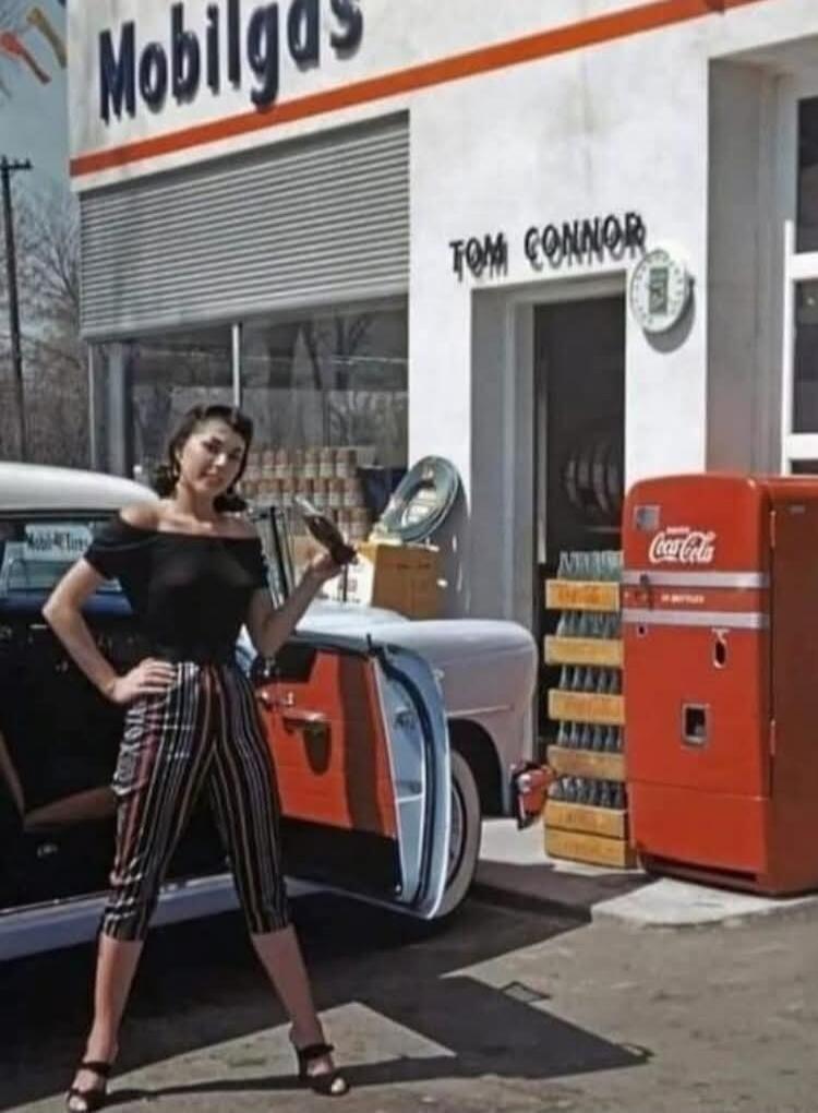 Mobilgas TOM CONNOR Coca-Cola IN BOTTLES